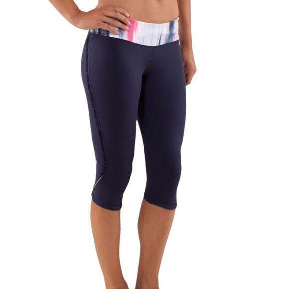 Lululemon Cropped Workout Gym Pants Women 6 Blue Crossfit Activewear Back Pocket - Picture 1 of 16